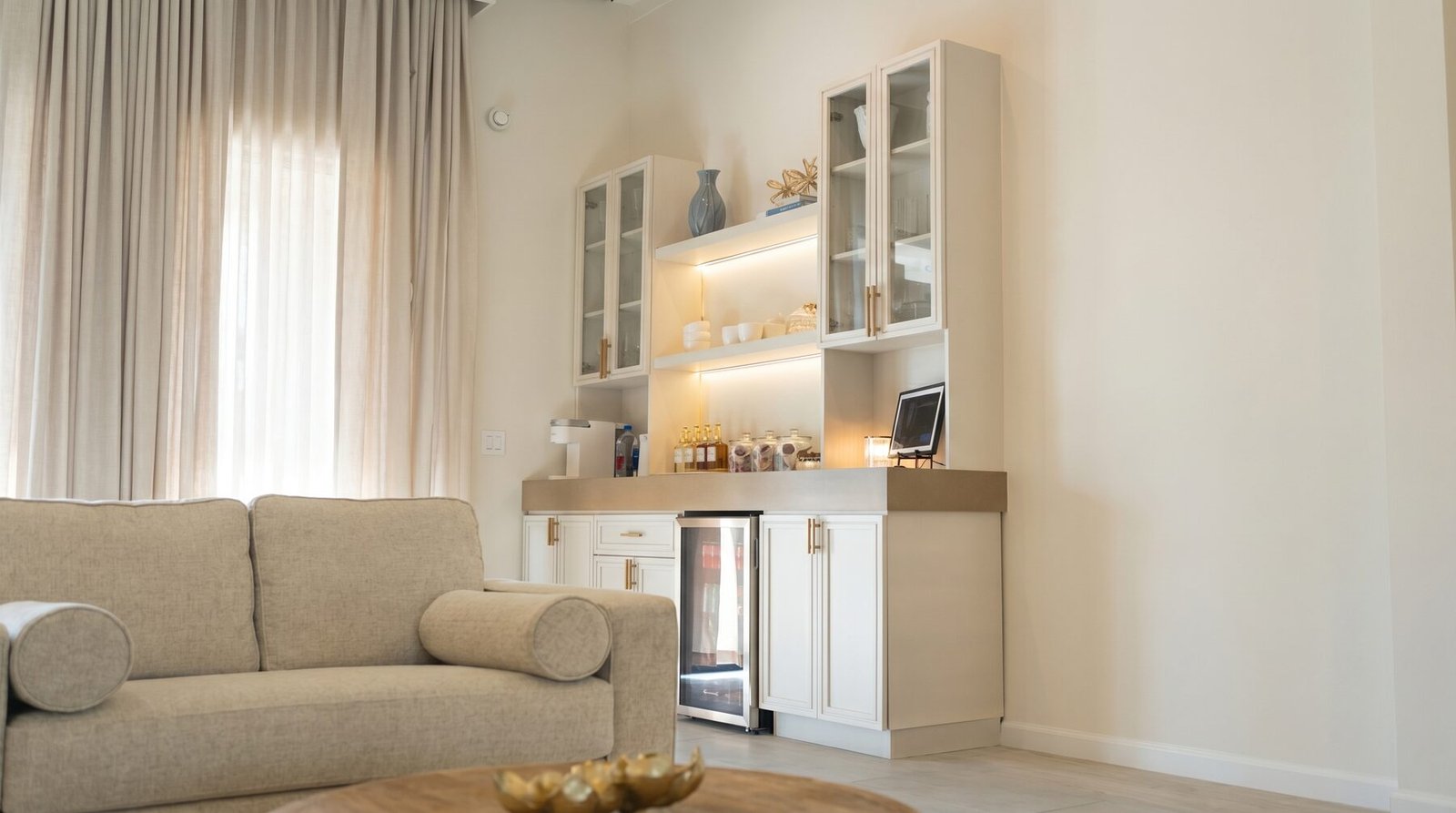 Barra de café y bebidas de Altara Bridal Suite